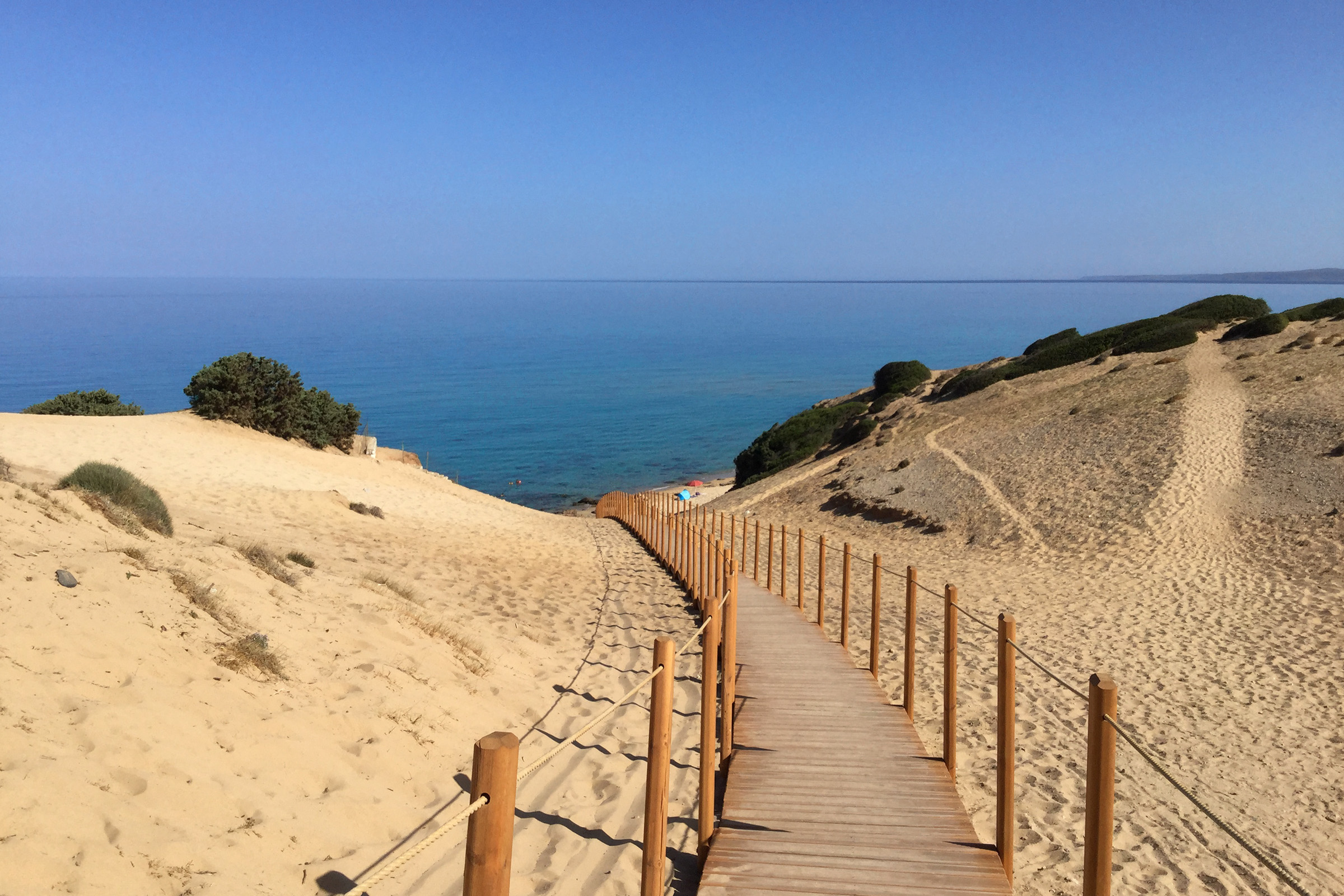 (Italiano) Sardegna, spiagge accessibili senza barriere architettoniche: « Una battaglia di civiltà »